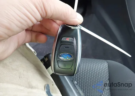 2023 Subaru Impreza Premium 5-Door z USA, uszkodzony, nr VIN 4S3GTAD63P3710657